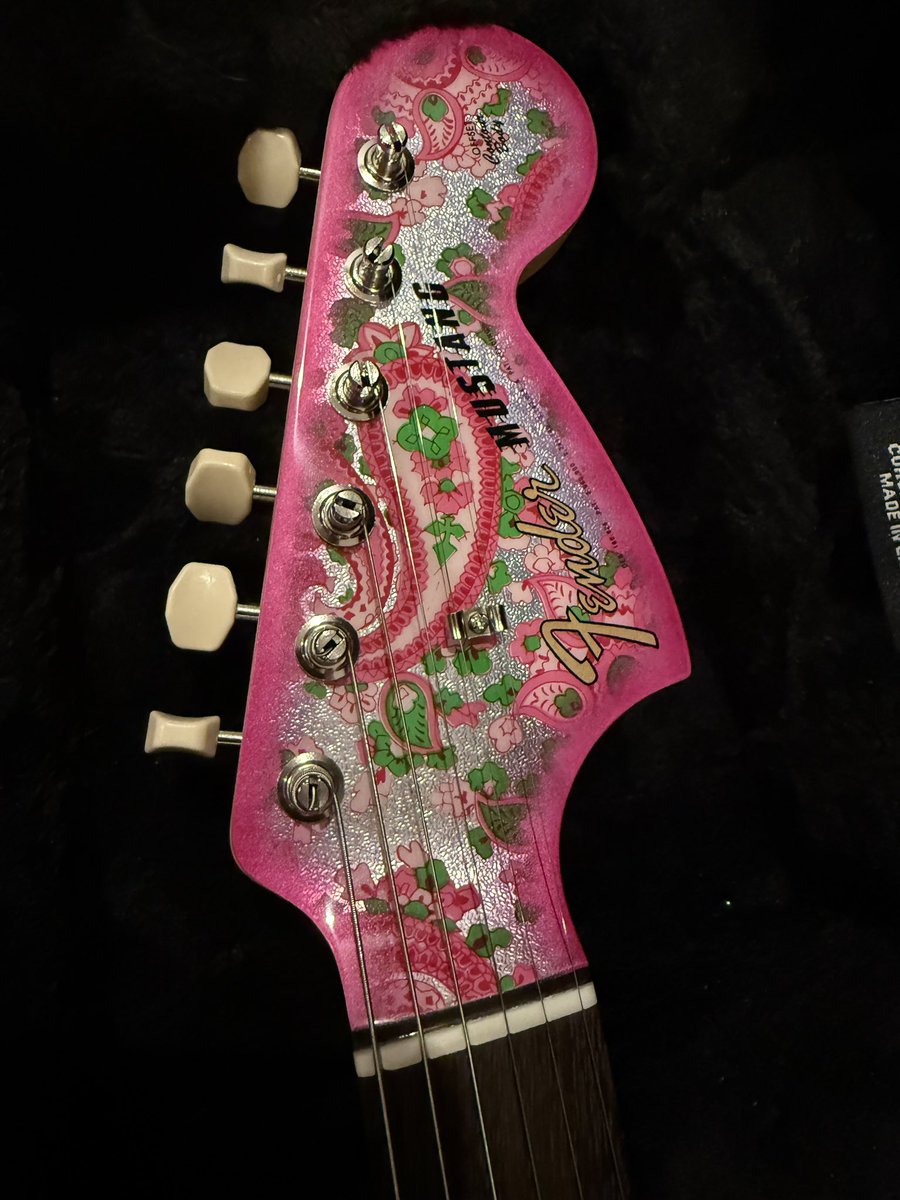 出張から帰宅したら心待ちにしていたギターが届いてました！！ 7月4日