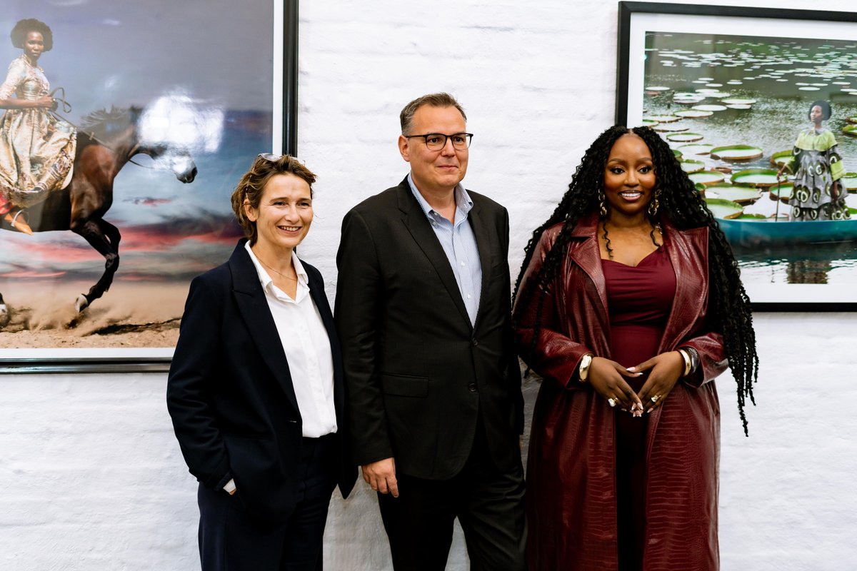 SwissEmbZim's tweet image. Celebrating Zimbabwean artistic brilliance!
The Embassy attended Tamary Kudita’s breathtaking exhibition &quot;Threads of Heritage&quot; at Loft 3 Gallery last Friday. Hosted by @AFHarare with support from Switzerland via  #SSADZA, reaffirming 🇨🇭’s commitment to Zim’s cultural landscape.