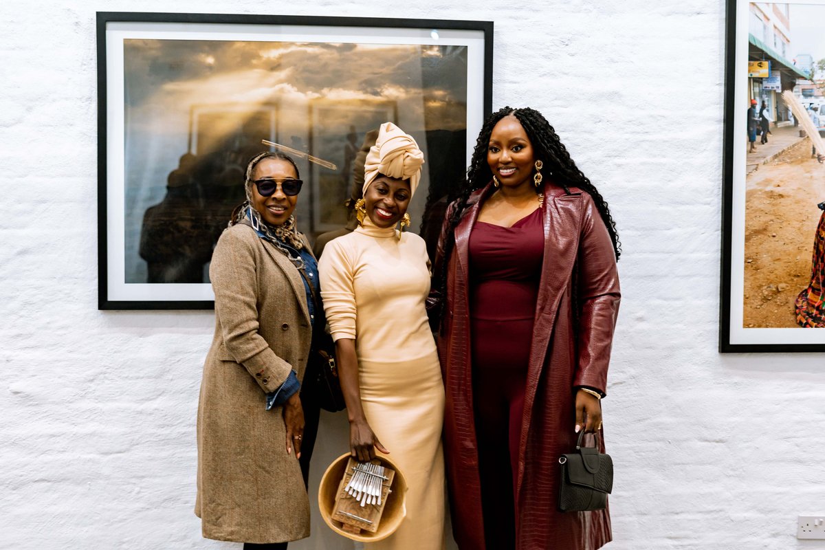 SwissEmbZim's tweet image. Celebrating Zimbabwean artistic brilliance!
The Embassy attended Tamary Kudita’s breathtaking exhibition &quot;Threads of Heritage&quot; at Loft 3 Gallery last Friday. Hosted by @AFHarare with support from Switzerland via  #SSADZA, reaffirming 🇨🇭’s commitment to Zim’s cultural landscape.