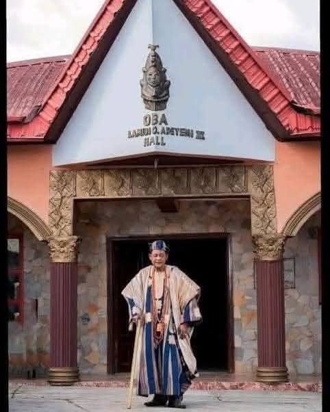 Adeyemi ọmọ ibironke

Kinihun òkè akesan

Iba o
