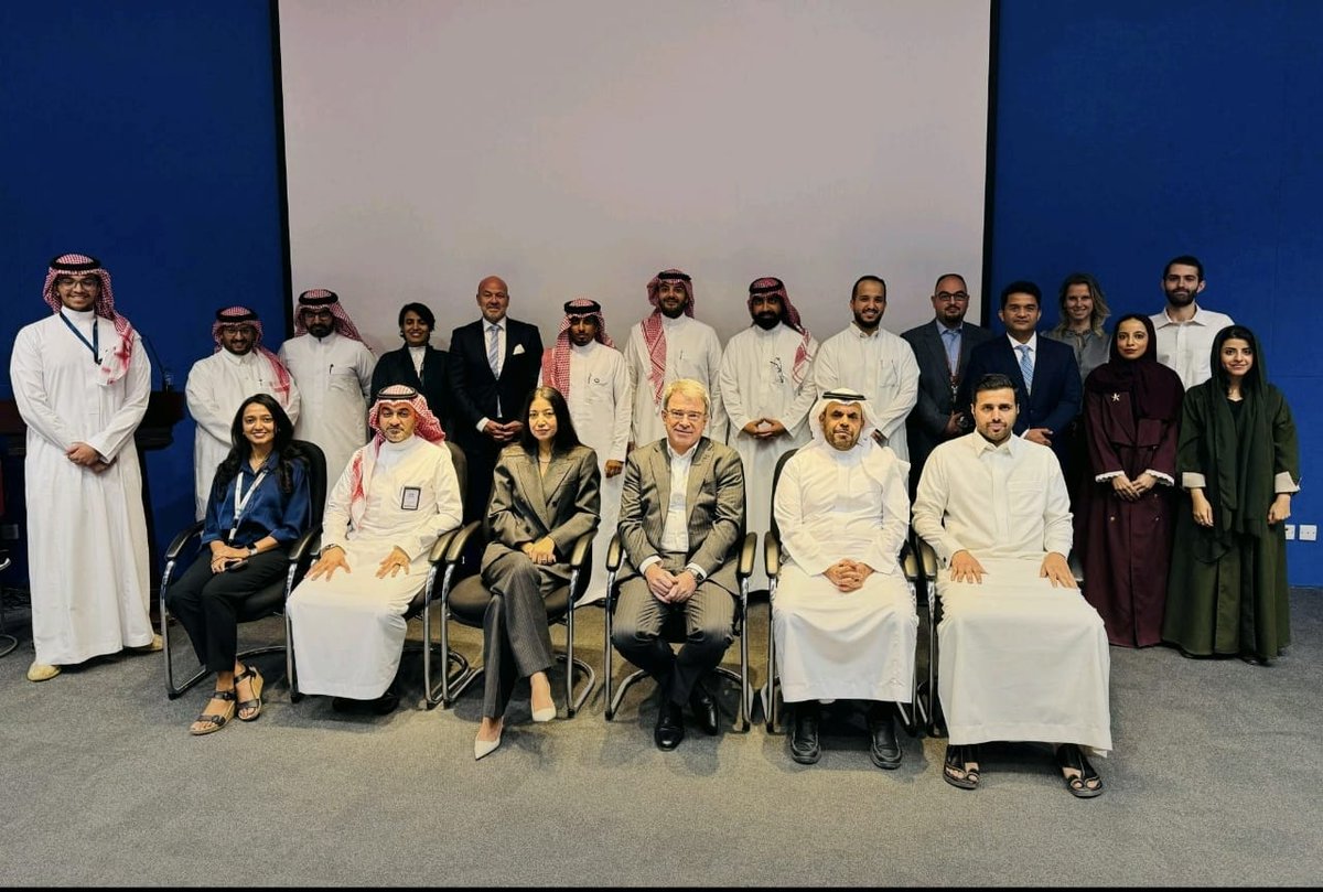Albawani | البواني (@albawani) on Twitter photo سُعدنا بالمشاركة في ورشة العمل القيمة التي استضافتها <a href="/CompactSaudi/">UN Global Compact Network Saudi Arabia</a> حول دمج معايير ESG# في قطاع البناء، ولقد قدم الرئيس التنفيذي للاستدامة الإجتماعية والبيئية للمجموعة لدى شركة البواني القابضة، الدكتور بدر المالكي رؤى حول تحقيق #تنمية_مستدامة في المملكة بمعايير عالمية وقيم محلية. سُعدنا بالمشاركة في ورشة العمل القيمة التي استضافتها <a href="/CompactSaudi/">UN Global Compact Network Saudi Arabia</a> حول دمج معايير ESG# في قطاع البناء، ولقد قدم الرئيس التنفيذي للاستدامة الإجتماعية والبيئية للمجموعة لدى شركة البواني القابضة، الدكتور بدر المالكي رؤى حول تحقيق #تنمية_مستدامة في المملكة بمعايير عالمية وقيم محلية.