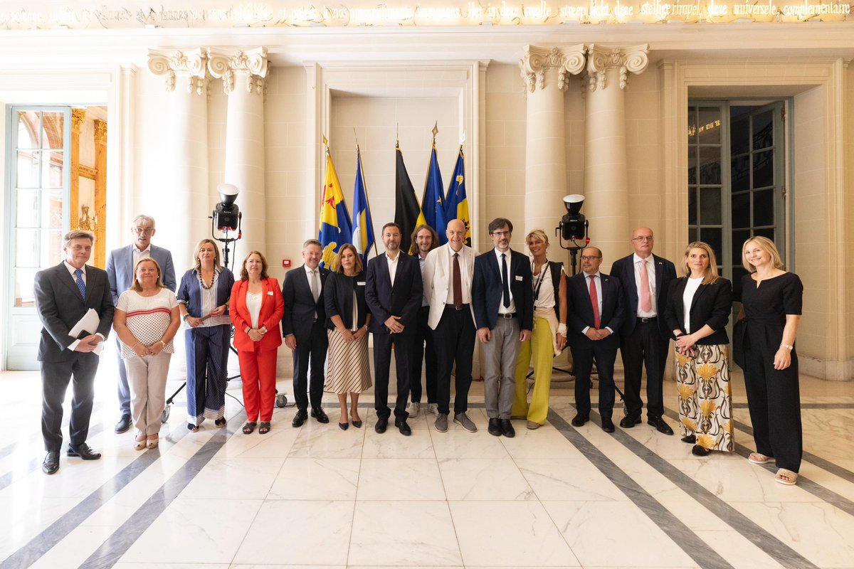 Parlamento Canarias (@parcan) on Twitter photo 🏛️🇪🇺 <a href="/AstridPerezBat/">Astrid Perez</a>, presidenta del <a href="/parcan/">Parlamento Canarias</a> y de la Conferencia de Asambleas Legislativas Regionales de la UE, logra un acuerdo histórico en la <a href="/Calrenet/">CALRE</a> para dar voz a las regiones en Europa.
Toda la información en la web 📲 parcan.es/noticias/detal… 🏛️🇪🇺 <a href="/AstridPerezBat/">Astrid Perez</a>, presidenta del <a href="/parcan/">Parlamento Canarias</a> y de la Conferencia de Asambleas Legislativas Regionales de la UE, logra un acuerdo histórico en la <a href="/Calrenet/">CALRE</a> para dar voz a las regiones en Europa.
Toda la información en la web 📲 parcan.es/noticias/detal…