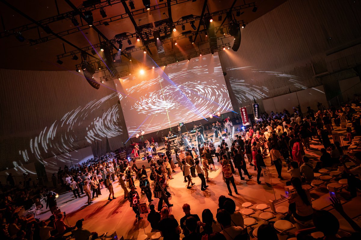 <a href="/tsuji_plus9/">辻祐(ツジタスク)</a> <a href="/crab_feet/">和田永 │ Ei Wada🦀</a> <a href="/drumless_max/">服部 正嗣(マサツグ)</a> <a href="/lll_3_lll_3/">lll≡lll≡</a> <a href="/sauna_sensei_/">サウナ先生(atk)</a> @I_am_Popper <a href="/minyo_aoi/">沢田藍 さわだあおい</a> あちらとこちらを穿つ時空の穴
EXPOホールに開け、ブラウンホール

#ブラウン館 #電磁盆踊り