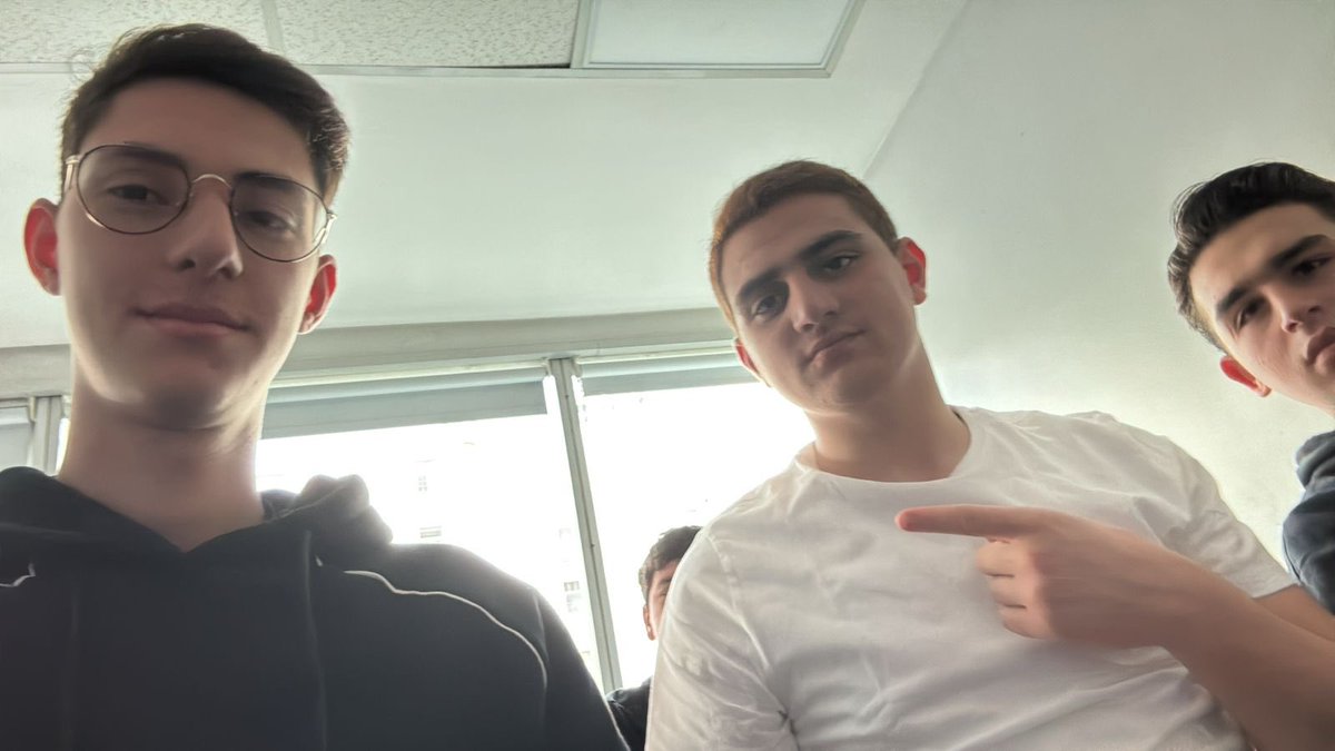 panazimo's tweet image. #roma8  después de tanto tiempo confesamos somos mijael y iair, pensamos en un trabajo en equipo porque dos cabezas piensan más que una