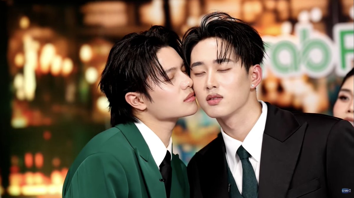 GMMTV's tweet image. ส่วนอันนี้ปะป๊า WESLEY 😳😳
#GrabFoodMegaSalexวิลเลี่ยมเอส #GrabFoodxWilliamEst
#GrabFood #GMMTV
@Williamjkp1 @EstRvp