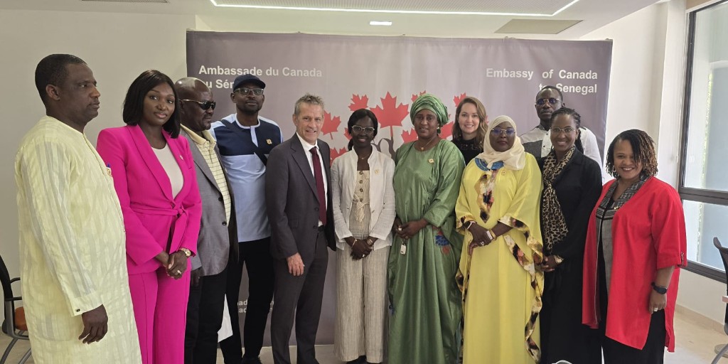 Canada au Sénégal (@ambcansenegal) on Twitter photo L’Ambassadeur @Marcel_Lebleu a rencontré la Commission des Affaires Étrangères de l’Assemblée nationale présidée par l'Honorable Mme Fatou Diouf Cissé. Des échanges constructifs sur nos relations bilatérales et notre coopération renforcée. 🇨🇦🇸🇳 #CanadaauSénégal <a href="/assembleesn/">Assemblée nationale du Sénégal</a> L’Ambassadeur @Marcel_Lebleu a rencontré la Commission des Affaires Étrangères de l’Assemblée nationale présidée par l'Honorable Mme Fatou Diouf Cissé. Des échanges constructifs sur nos relations bilatérales et notre coopération renforcée. 🇨🇦🇸🇳 #CanadaauSénégal <a href="/assembleesn/">Assemblée nationale du Sénégal</a>