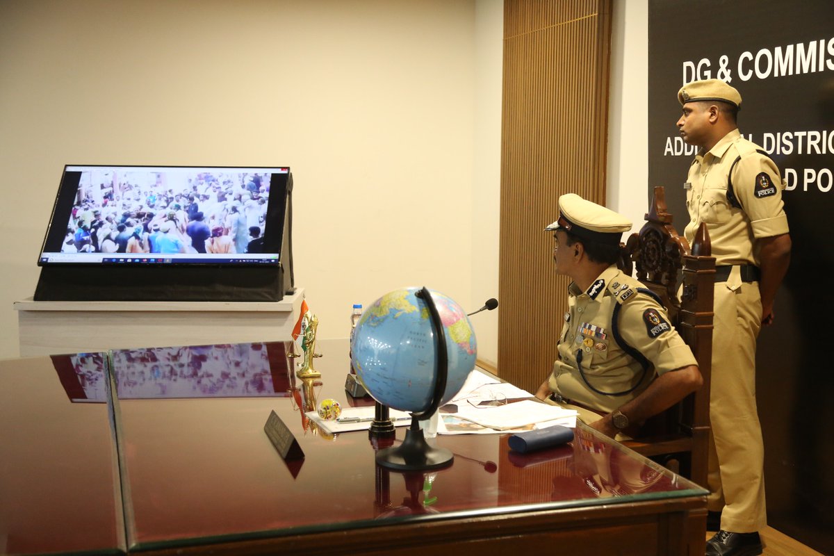 CPHydCity's tweet image. Today, Commissioner of Police, Hyderabad, Mr. C.V. Anand, IPS, held a court session in his capacity as Additional District Magistrate(executive)under Section 126 of the BNSS.
During the proceedings, the SHO of Mehdipatnam apprised the court of an ongoing rivalry between two…