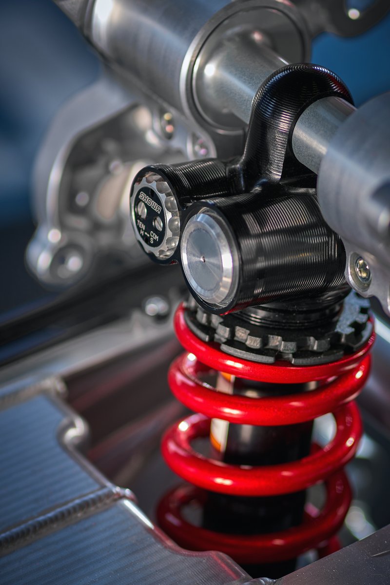 KB998 Riminiの世界～リアサスペンション～】 カワサキのNinja ZX-10R