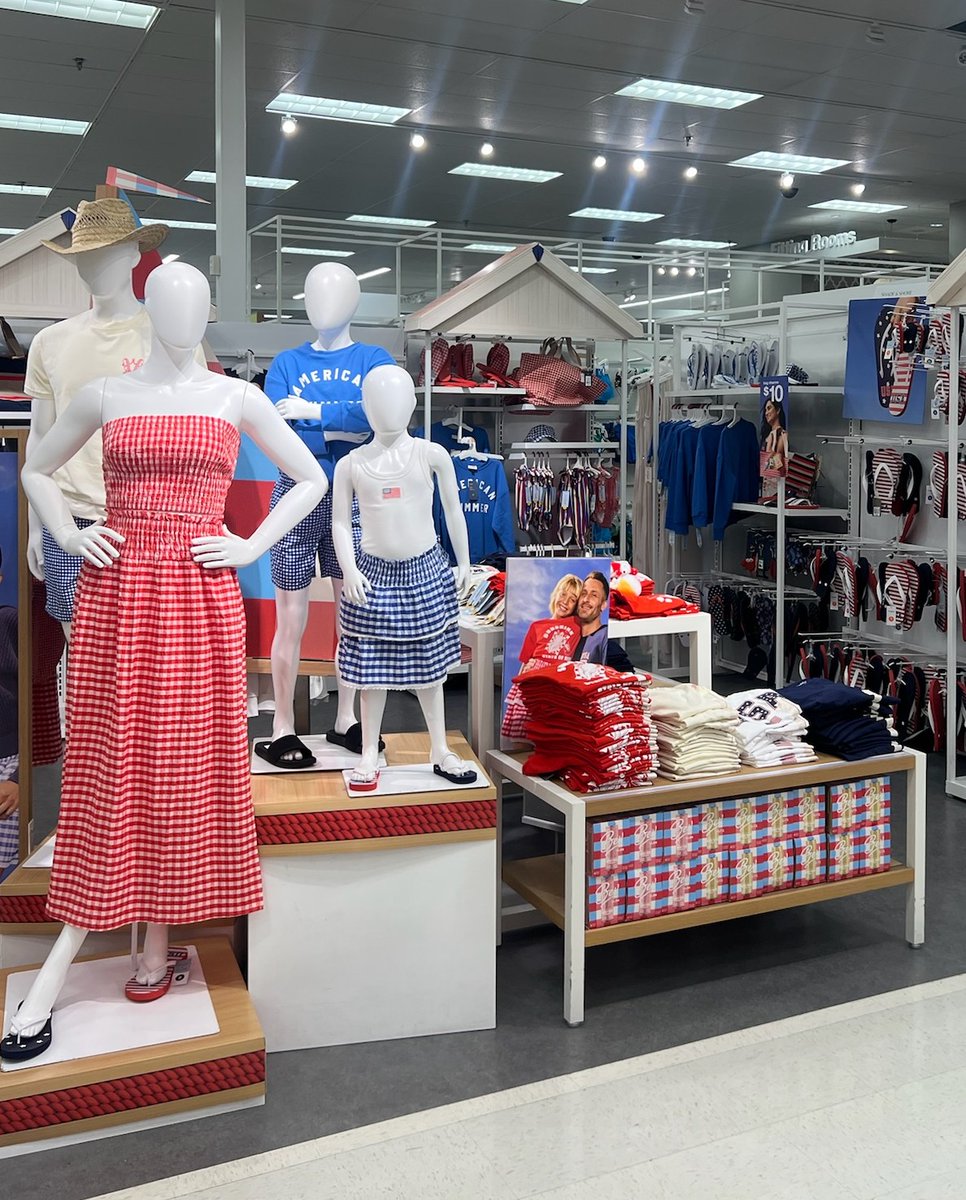 Fourth of July is right around the corner, and we have you covered! 🇺🇸 From fashion to decor, accessories and more, find your red, white, and blue essentials at #ParkWestVillage ❤️🤍💙