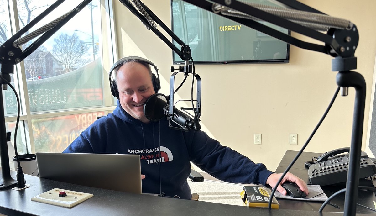 KyHBPA (@kyhbpa) on Twitter photo Today from 11a-noon ET: <a href="/RadioLouie/">Louie Rabaut</a> previews <a href="/EllisParkRacing/">Ellis Park Racing & Gaming</a> meet that opens tomorrow on <a href="/ESPN680/">ESPN Louisville</a>/105.7. <a href="/HorseRacingKK/">Kevin Kerstein</a> bats leadoff w <a href="/Romansracing/">Dale Romans</a> at 11:20 & John Hancock (3 of 5 generations in racing at the #PeaPatch) at 11:40. 📸 Today from 11a-noon ET: <a href="/RadioLouie/">Louie Rabaut</a> previews <a href="/EllisParkRacing/">Ellis Park Racing & Gaming</a> meet that opens tomorrow on <a href="/ESPN680/">ESPN Louisville</a>/105.7. <a href="/HorseRacingKK/">Kevin Kerstein</a> bats leadoff w <a href="/Romansracing/">Dale Romans</a> at 11:20 & John Hancock (3 of 5 generations in racing at the #PeaPatch) at 11:40. 📸
