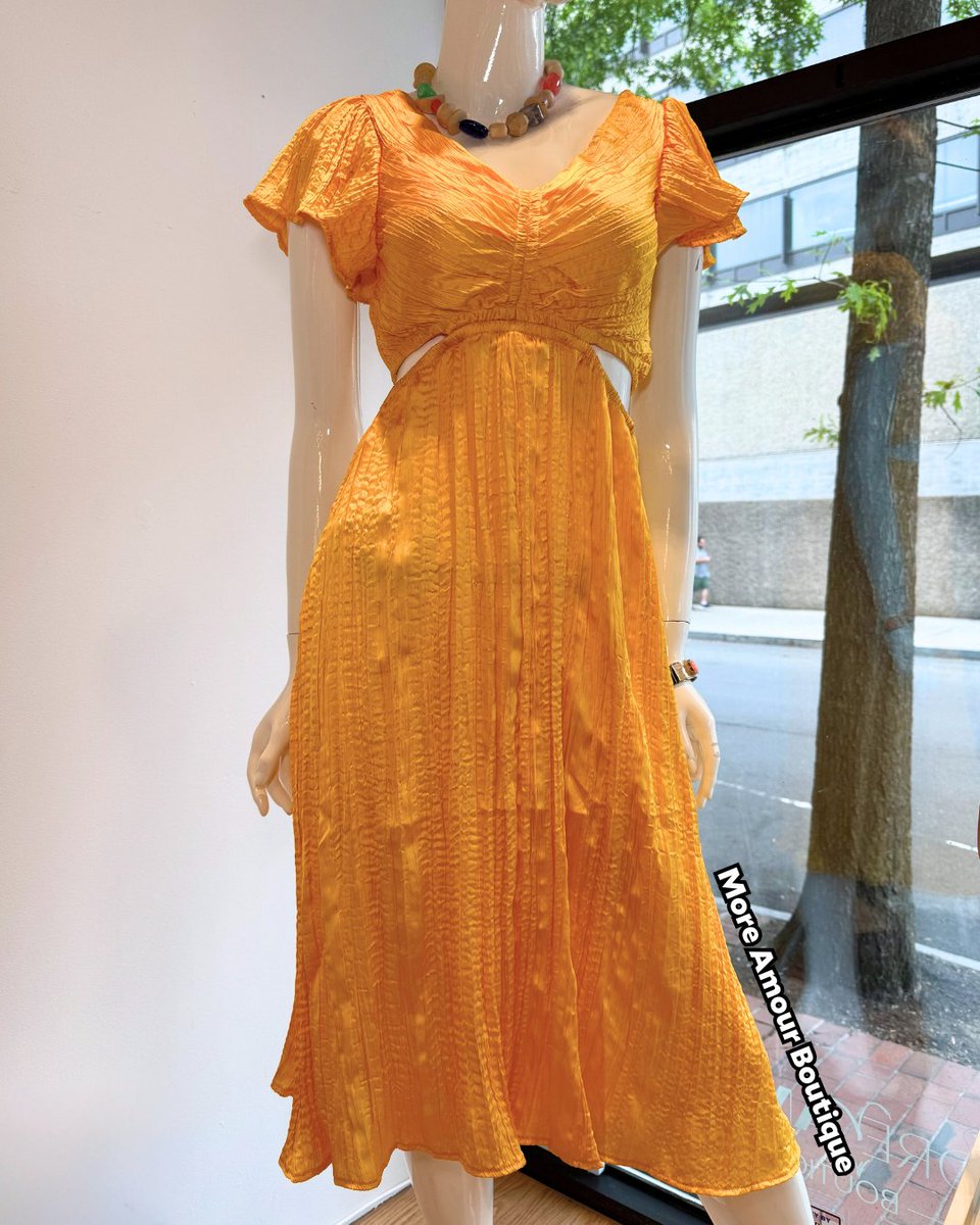 Fourth of July plans coming up? 

More Amour Boutique and Lou Lou Boutique have the pieces to keep you looking stylish all week long.

✨ Shop these locally curated looks downtown all week long!

📍More Amour Boutique | 1130 Chapel St
📍Lou Lou Boutique | 23 Broadway