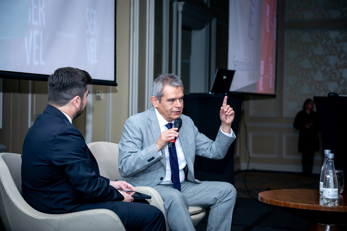 ESRIChile's tweet image. Esri Chile reconoce a @ServelChile como caso de estudio gubernamental destacado por el desarrollo y empleo de soluciones GIS para el cumplimiento de sus funciones estratégicas.
Conoce más en el siguiente artículo: f.mtr.cool/znrzppzkaj
#TransformacionDigital #ArcGIS #SERVEL