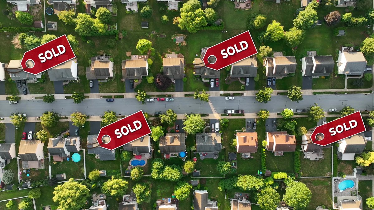 🔍 Selling your home to an iBuyer?
Think it's the easiest way to skip showings and close fast? Not all iBuyers are created equal — some offer convenience, while others quietly cut corners.

We broke down the top iBuyer companies of 2025 so you know exactly what you're getting