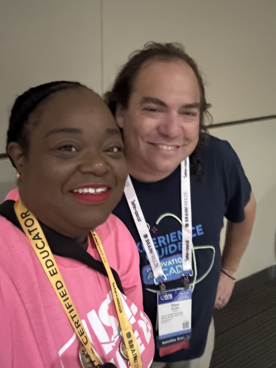 When you meet favs IRL! <a href="/teach42/">Steve Dembo</a> great talking with this morning! Day 3 #ISTELive