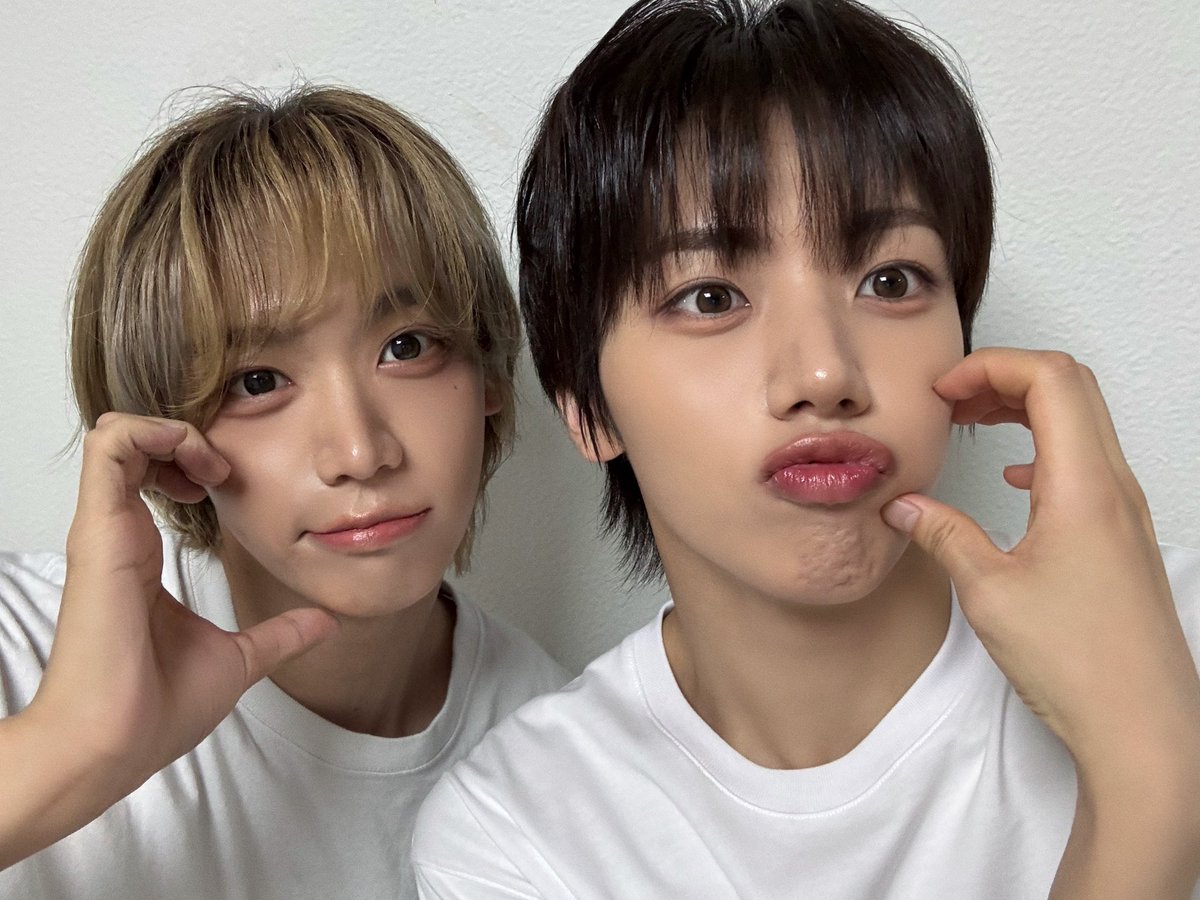 02즈 🤝 내 친구 장슈야 💤
생일 축하해 🎁🩷

#AHOF #아홉
#WOONGKI #차웅기