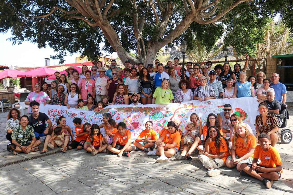 Juntas En la misma dirección tweet media