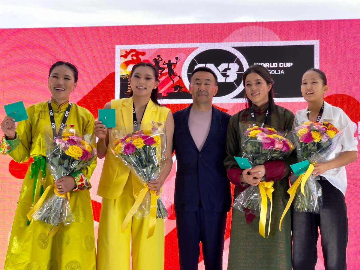 Олимпын төрлийн багийн спортоор дэлхийн дэд аварга болж,  Монголчууд багаараа амжилт гаргаж чаддагийг үлгэрлэсэн шинэхэн гавьяатуудад баяр хүргэж, М-Си-Эс группээс 1 тэрбум төгрөгийн мөнгөн шагналаар урамшууллаа.