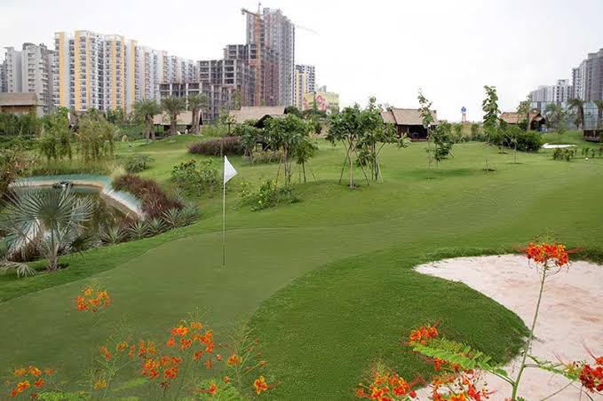 cube01010101011's tweet photo. Villas with golf course view in Noida
https://t.co/vQofg2rx1x https://t.co/gX55bU0IQv