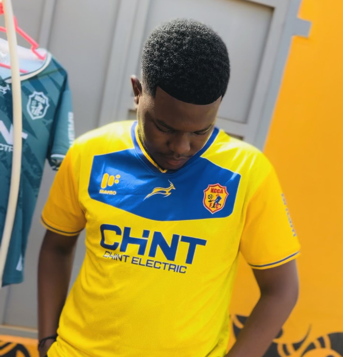 SSUUNA (@rashidsntale) on Twitter photo My dream is to put on the original players version signed off by <a href="/gavinkizito12/">Gavin Kizito</a> help me push this tweet till it reaches him X family🙏
<a href="/KCCAFC/">KCCA FC</a>
<a href="/gavinkizito12/">Gavin Kizito</a>
#WearYourLocalJersey My dream is to put on the original players version signed off by <a href="/gavinkizito12/">Gavin Kizito</a> help me push this tweet till it reaches him X family🙏
<a href="/KCCAFC/">KCCA FC</a>
<a href="/gavinkizito12/">Gavin Kizito</a>
#WearYourLocalJersey