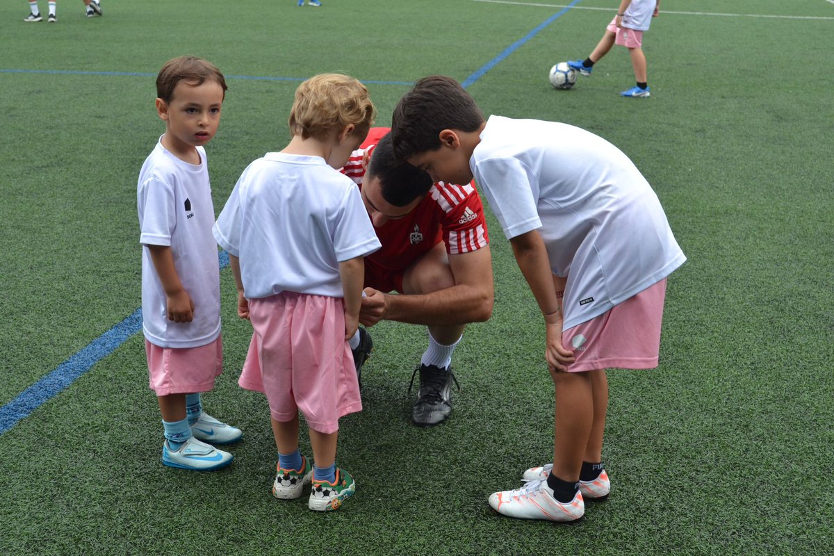 Hoy en el Campus Cova nos visitaron los jugadores del primer equipo <a href="/buruoviedo99/">Buru</a> Toquero  David y Pablo Secades.
#CampusCova
