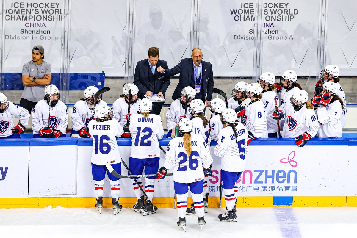 Les regroupements des Bleues en 2025-2026 ⤵️

➡️ Albertville 🇫🇷 fin août (T4N) 
➡️ Landshut 🇩🇪 en novembre (T4N)
➡️ Dunkerque 🇫🇷 en décembre (T4N)
➡️ Jeux Olympiques à Milan 🇮🇹 du 5 au 13 février
➡️ Mondial D1A à Budapest 🇭🇺 mi-avril 

En savoir plus 👉 bit.ly/4lbXTqk