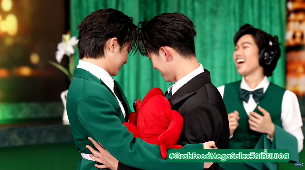 GMMTV's tweet image. ไม่มีใครแอบกอดกันทั้งนั้นนนนนนน
#GrabFoodMegaSalexวิลเลี่ยมเอส #GrabFoodxWilliamEst
#GrabFood #GMMTV
@Williamjkp1 @EstRvp