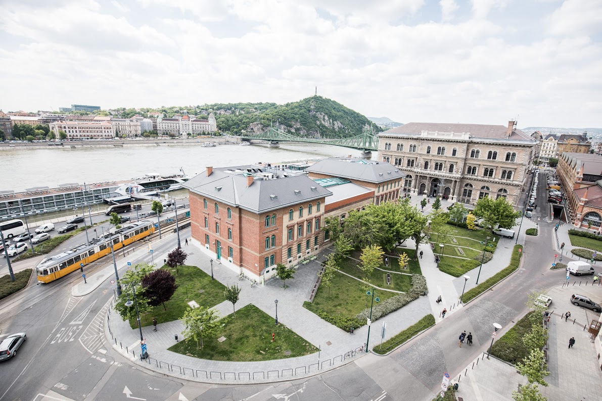 geoinno2026's tweet image. Discover @uni_corvinus - host of @geoinno2026 ✨
A top university in Hungary for economics, business & social sciences.
With 8000+ students from 48+ countries, Corvinus blends tradition, innovation & diversity.
📍Join us on the banks of the Danube river! ➡️Jan 28-30, 2026