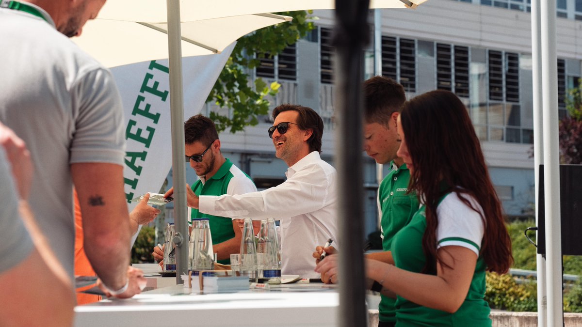 SchaefflerGroup's tweet image. Perfect start to the event of the year! With the Performance Day in Herzogenaurach, our brand ambassadors Carrie Schreiner, Marco Wittmann, Markus Winkelhock, and Max Hesse kicked off Norisring week. 🙌
Want to meet us? Then stop by the @DTM! 😃
#TeamGreen #SchaefflerDTM