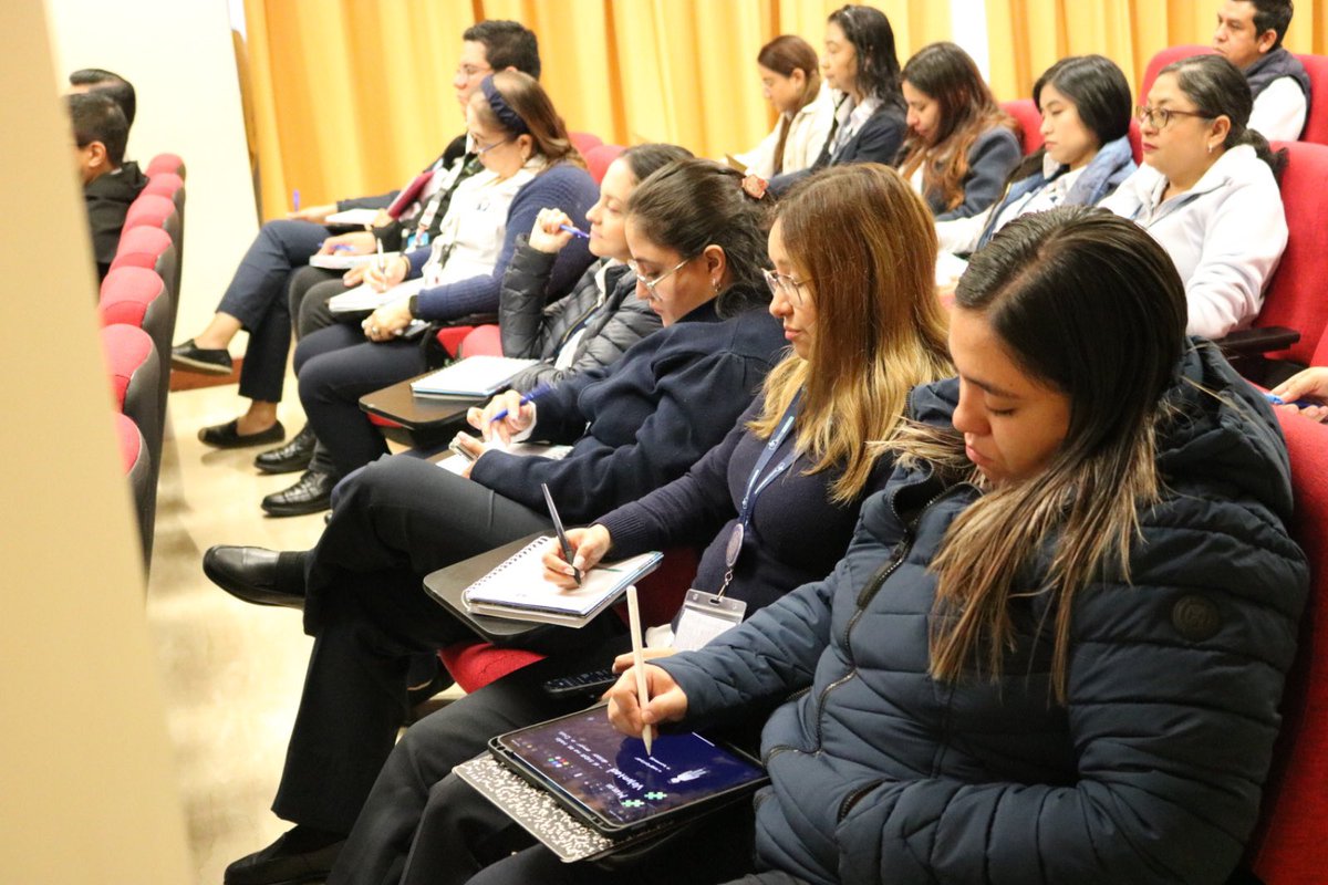 Pedagogía Agustiniana 🧑‍🏫 Primera capacitación internacional sobre pedagogía agustiniana, dirigida por José Carlos Quesada (Costa Rica) para el Colegio Agustiniano de Guatemala 🇬🇹 (@agustinianogt). 

¡Una Red Educativa conectada!