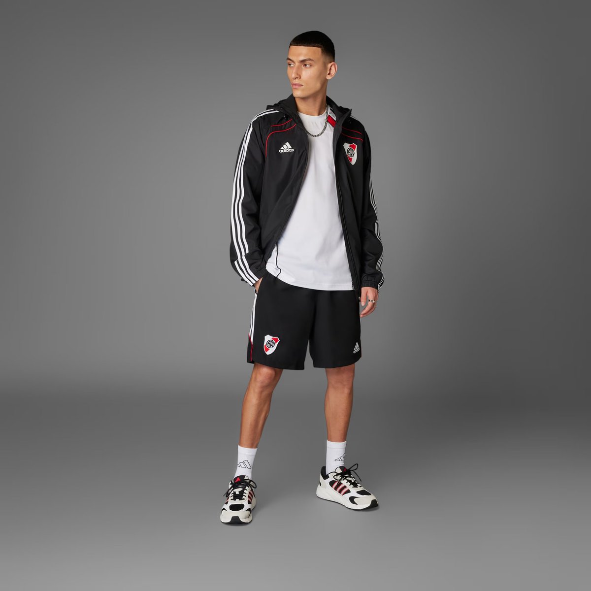 Adidas! Larga YA la Campera UBP Color Negro!!!! La blanca se ensucia mucho!!! 🫣
<a href="/adidas/">adidas</a>
adidas.com.ar/track-top-ubp-…