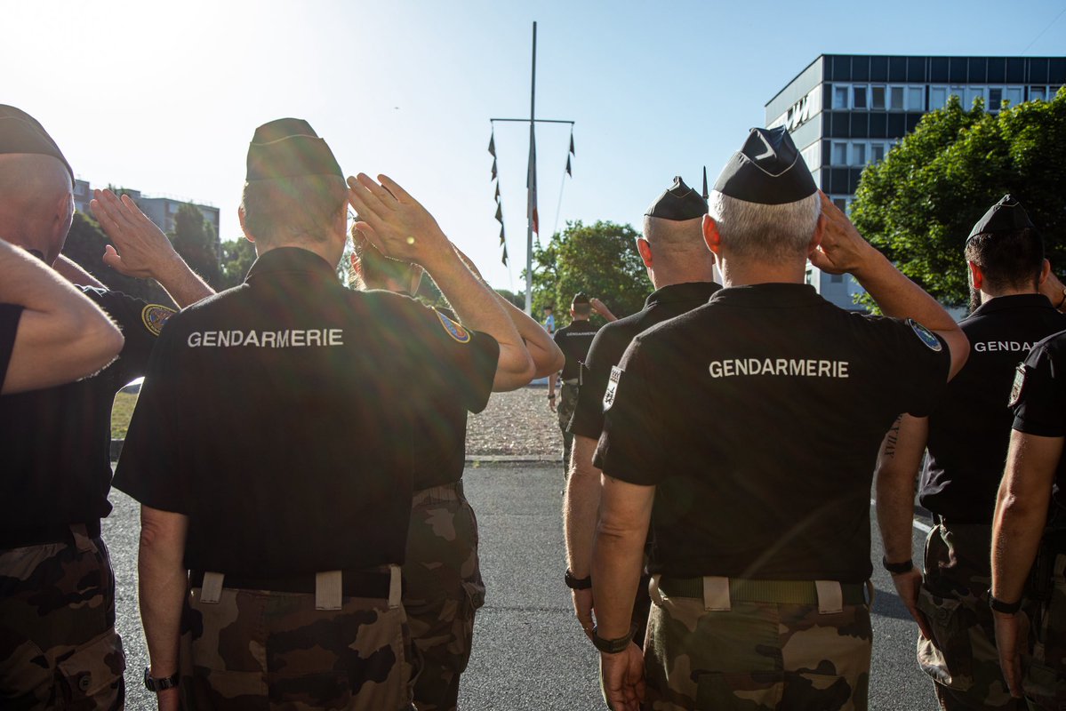 #cérémonie

Lors de la cérémonie des couleurs hebdomadaire à Satory que 12 VIPG-Centaures du GBGM ont reçu leur nom de baptême.

À votre avis, quels sont les noms de baptême des 12 VIPG ?

#gendarmeriemobile #gendarmerie #gbgm #14juillet2025