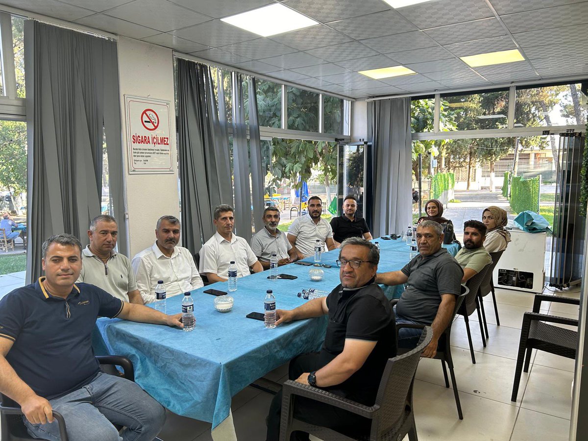 yavuzelimem's tweet photo. İlçe Milli Eğitim Müdürlüğümüzün atom karıncası/güzel insanı Şube Müdürümüz İsmail ÖNCEL’i yeni görev yerine dualarla ve kalbimizle uğurladık. İlçemize katığınız her değer için sonsuz teşekkürler… https://t.co/URzUOsT4Xi