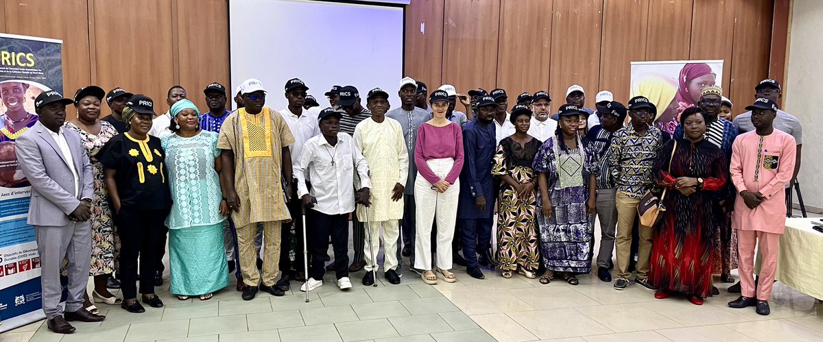Laure Weisgerber (@weisgerberlaure) on Twitter photo Lancement à Parakou d’un projet d’insertion économique et de cohésion sociale au Nord #Bénin financé par <a href="/AFD_France/">Agence Française de #Développement (AFD) 🇫🇷 🇪🇺</a> et mis en œuvre par Humanité et inclusion, avec de nombreux partenaires. 17 communes appuyées et bientôt plus de 2000 jeunes vulnérables accompagnés vers l’emploi Lancement à Parakou d’un projet d’insertion économique et de cohésion sociale au Nord #Bénin financé par <a href="/AFD_France/">Agence Française de #Développement (AFD) 🇫🇷 🇪🇺</a> et mis en œuvre par Humanité et inclusion, avec de nombreux partenaires. 17 communes appuyées et bientôt plus de 2000 jeunes vulnérables accompagnés vers l’emploi