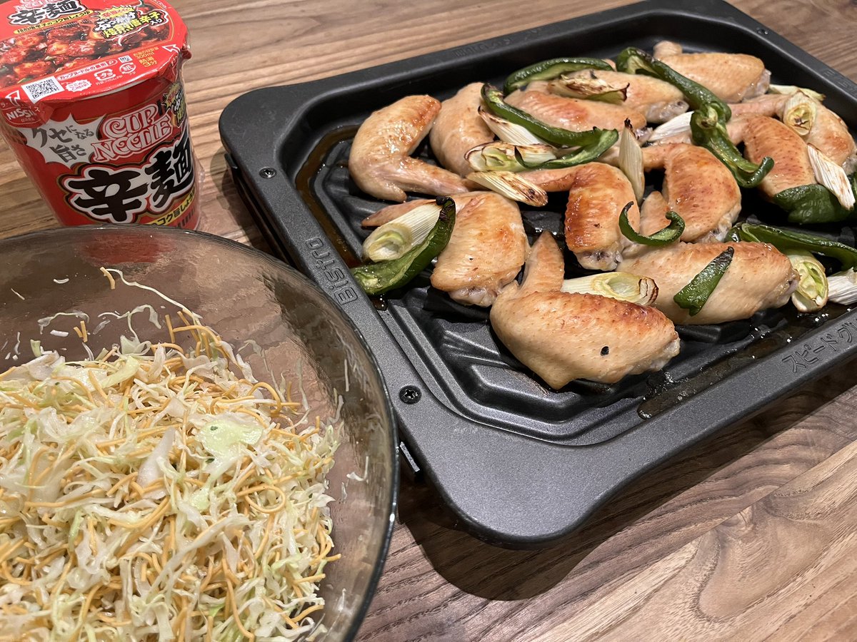 汁物にカップヌードル…どうしても食べたかったんだよ(´･ω･`)