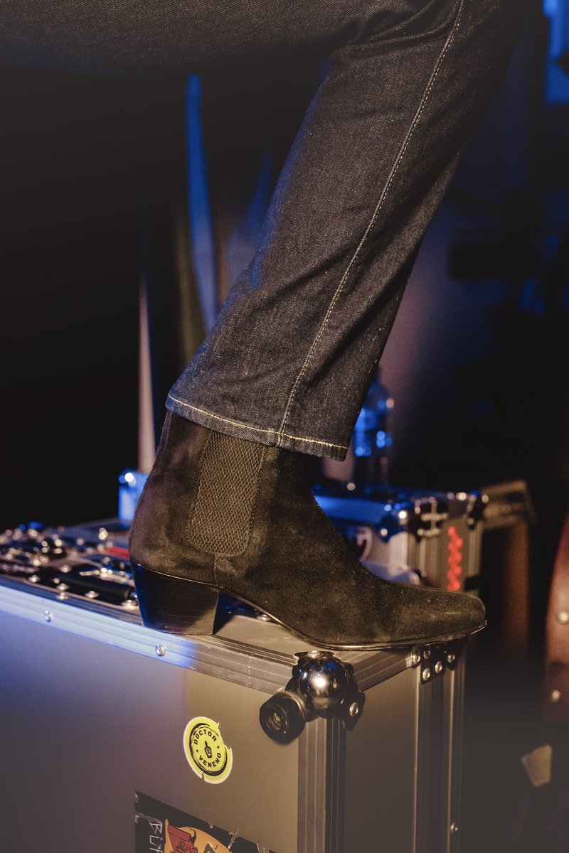 Raquel nos manda estas fotos chulisimas con sus Kinks de colección permanente, Gracias y GRACIAS 🩷💚🎶✨
#spanishhandmadeshoesforrockandrollers