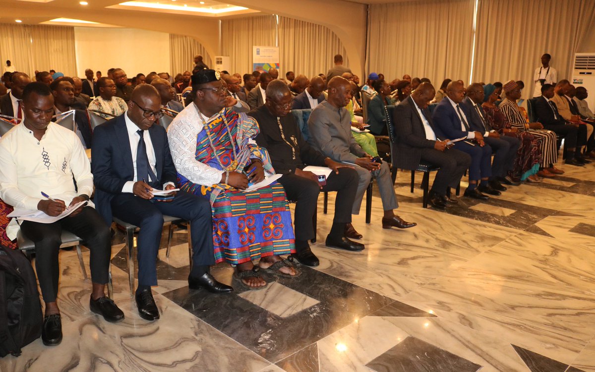 FAOauTogo's tweet photo. Le #Togo 🇹🇬 engage une nouvelle dynamique en faveur d’un développement régional inclusif et résilient au #Climat.
Un atelier tenu ce 01/07, a lancé le guide national d’élaboration d’un plan de développement régional (PDR) intégrant les changements climatiques⛈.
#NAPReadiness
1/3 https://t.co/k4yuEtuZon