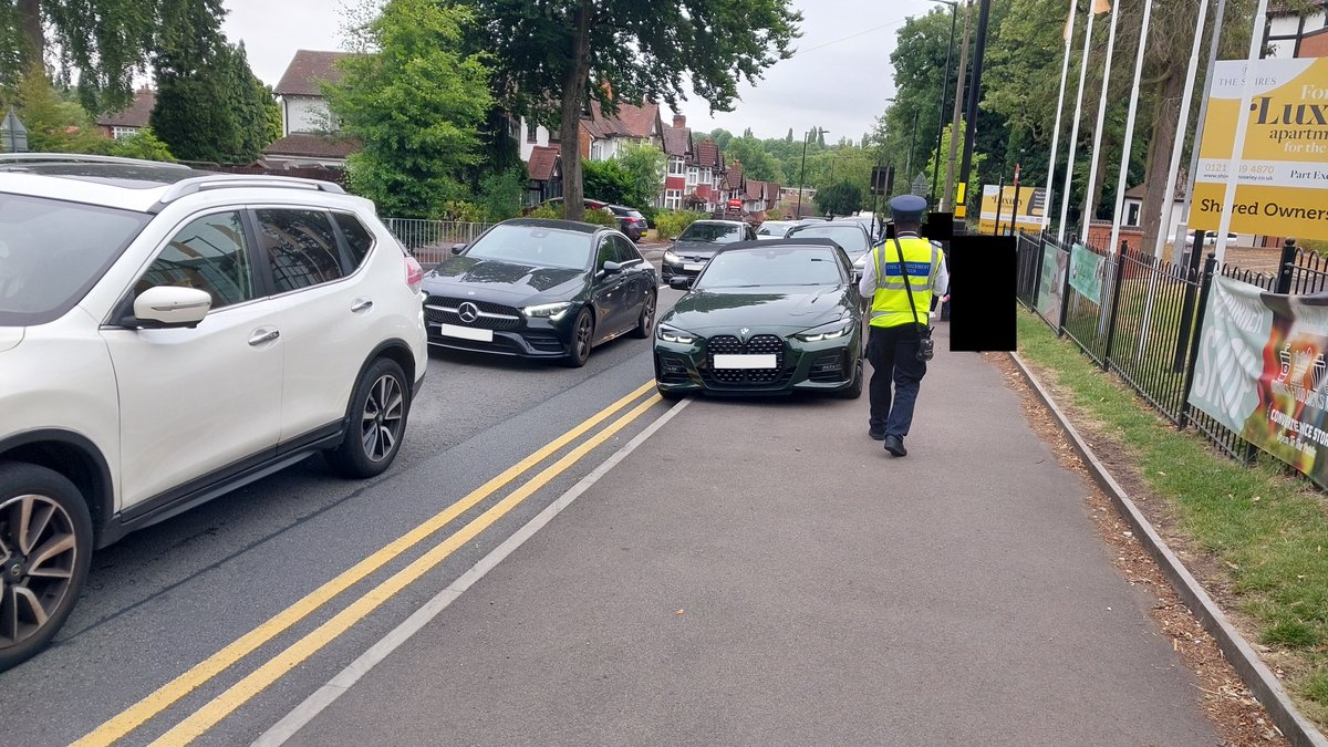 This morning officers from Springfield NHT were assisting Civil Enforcement Officers with the school drop off outside Saint Bernard's Catholic Primary School in Moseley. Apart from a few parents who still parked on yellow lines there was a very positive outcome #ParkSafe