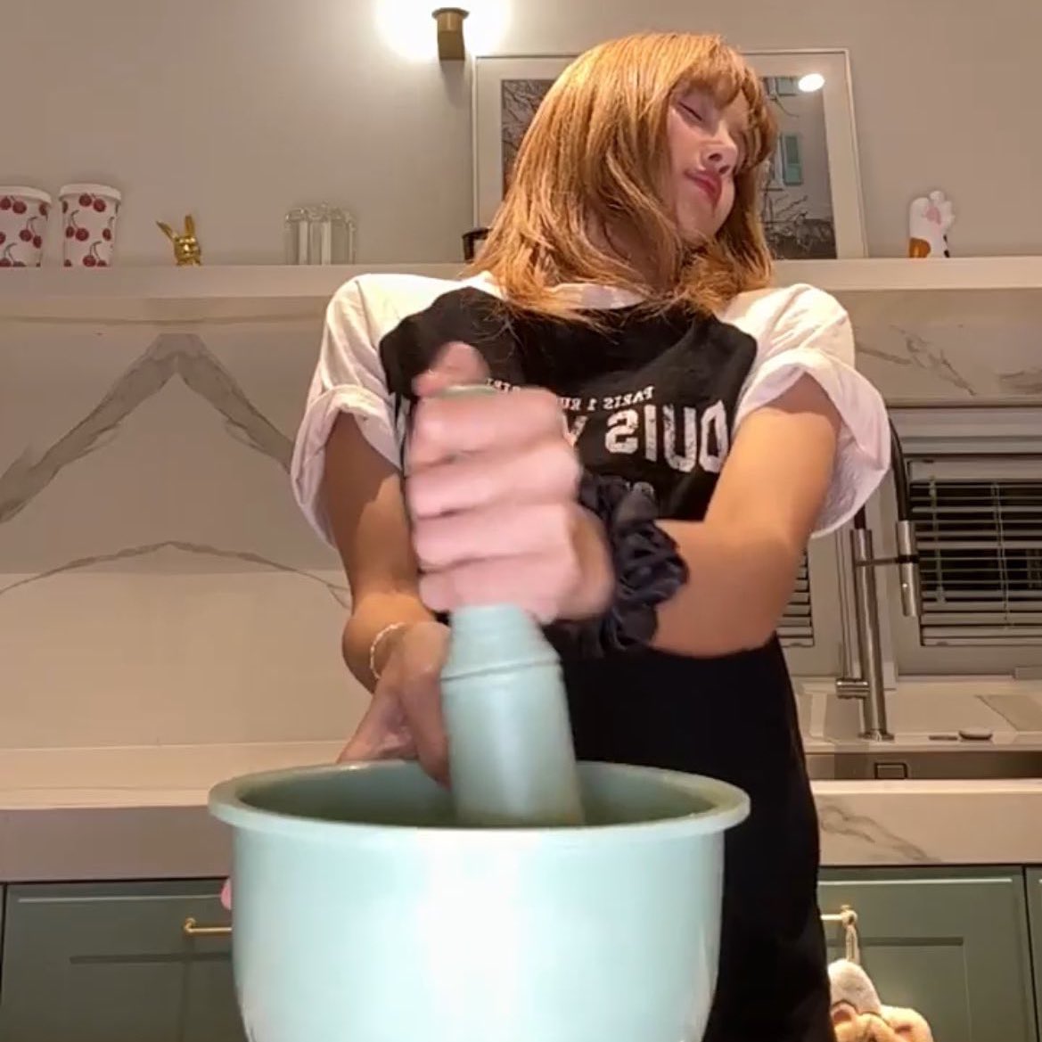 nasil bu kadar bizden biri olabilir hala sasiriyorum dunyanin en samimi insani