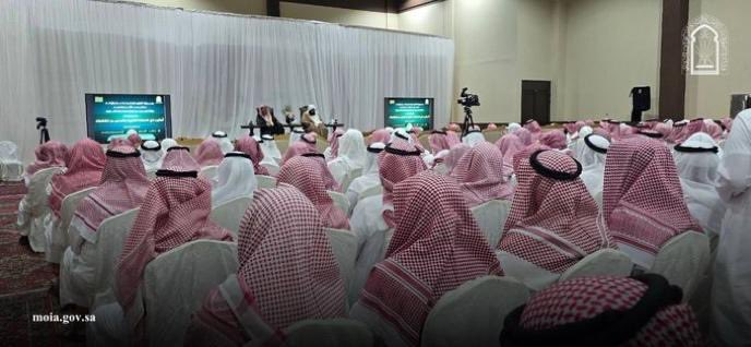 Saudi_MoiaEN's tweet photo. #Ministry_of_Islamic_Affairs, represented by #Imams_and_Khatibs_Institute, organized an awareness program yesterday, Tuesday, Muharram 6, 1447 AH, for mosque staff, including imams, khatibs, and muezzins, at the Ministry's branch in the #Eastern_Region. The program was titled "Methods of Intellectual Immunity and Warning Against Rumors."
The program witnessed a remarkable turnout, reflecting the participants' commitment to developing performance and enhancing religious and intellectual awareness.
https://t.co/W98b638oAW…