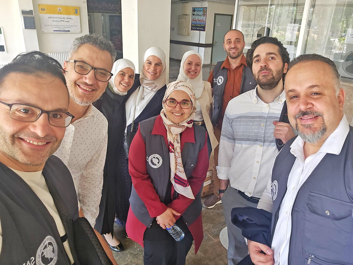 Arab_Oncologist's tweet photo. وأخيرا ... في سوريا الحرة 🇸🇾.

مشاركا في ورشة عمل الجمعية الطبية السورية الأمريكية @sams_usa في مشفى البيروني الجامعي لطب الأورام.

نحتاج الكثير من الدعم ❤️‍🩹 و لكنها البداية فقط إن شاء الله 💪🏻. https://t.co/q6pvA4qMMZ