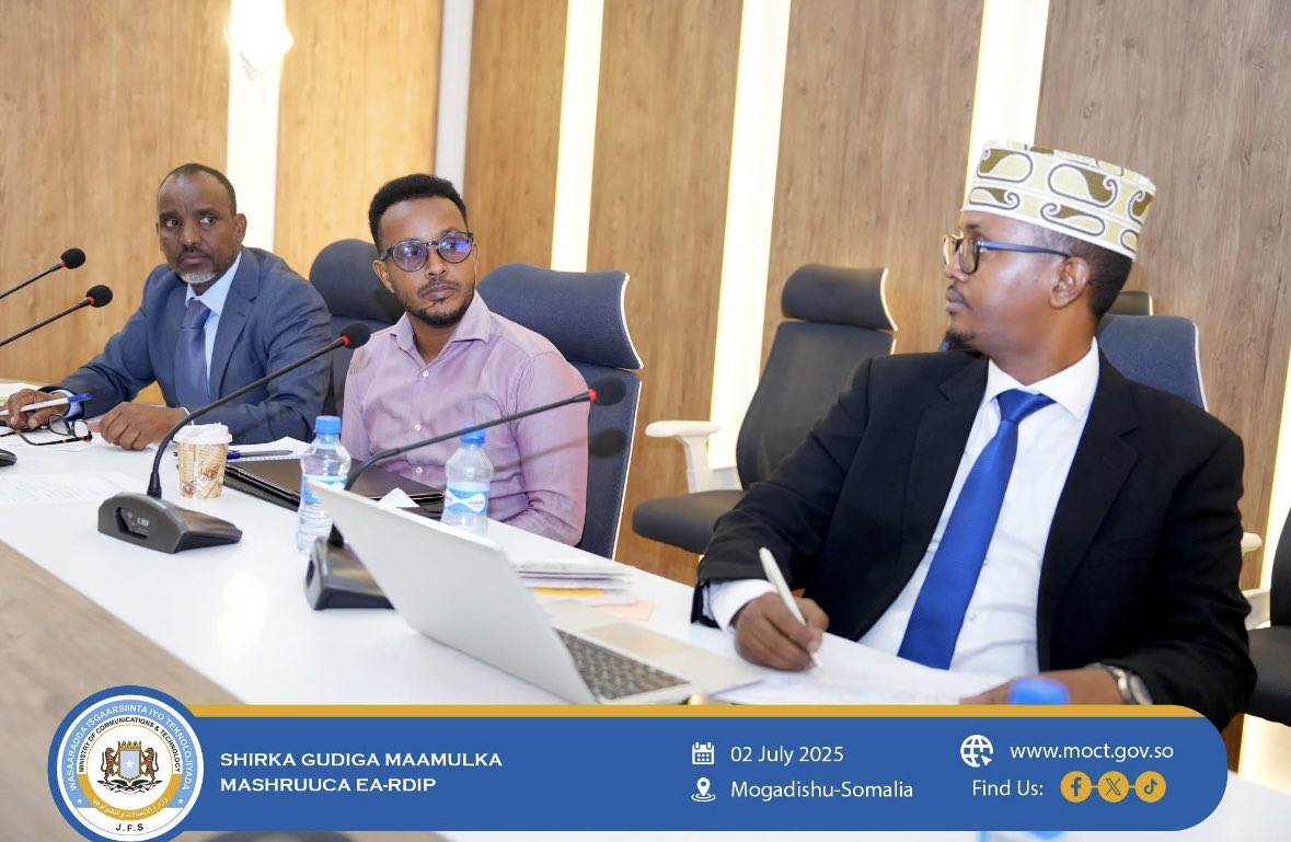 EARDIP_'s tweet photo. The State Minister of @MoCTSomalia chaired today’s EARDIP Steering Committee meeting, joined in person and virtually by DGs and senior officials. The PC shared project progress and the 2025 Work Plan. With major studies nearly complete, full implementation is approaching. https://t.co/LDJ6BLtjuG