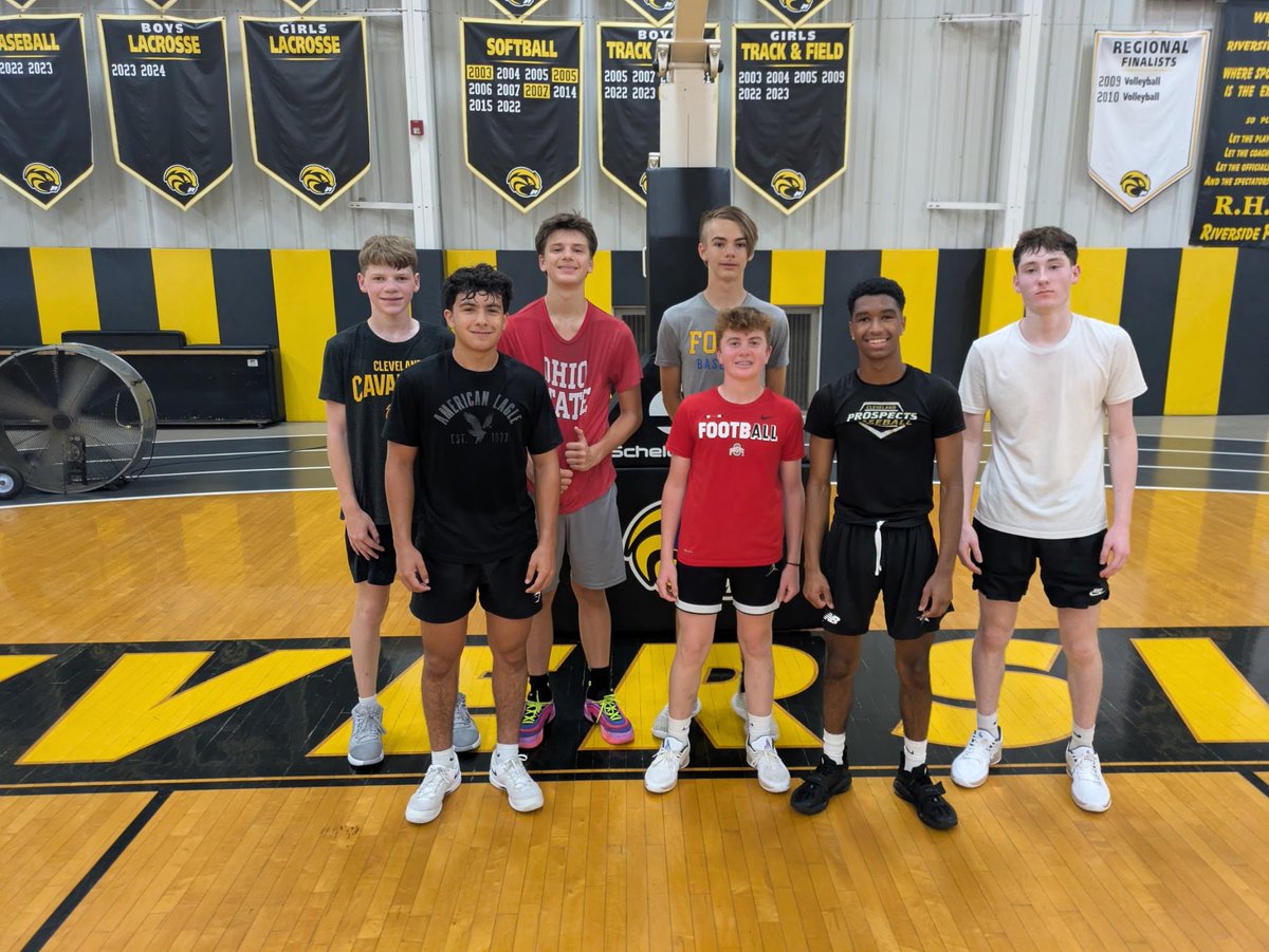 Riverside Boys Basketball (@bvrbball) on Twitter photo Had a much earlier workout than normal, but great to see these guys wanting to get better before 8 AM!
Not Pictured: Ryan Wade
<a href="/RRebounders/">Riverside Rebounders</a> Had a much earlier workout than normal, but great to see these guys wanting to get better before 8 AM!
Not Pictured: Ryan Wade
<a href="/RRebounders/">Riverside Rebounders</a>