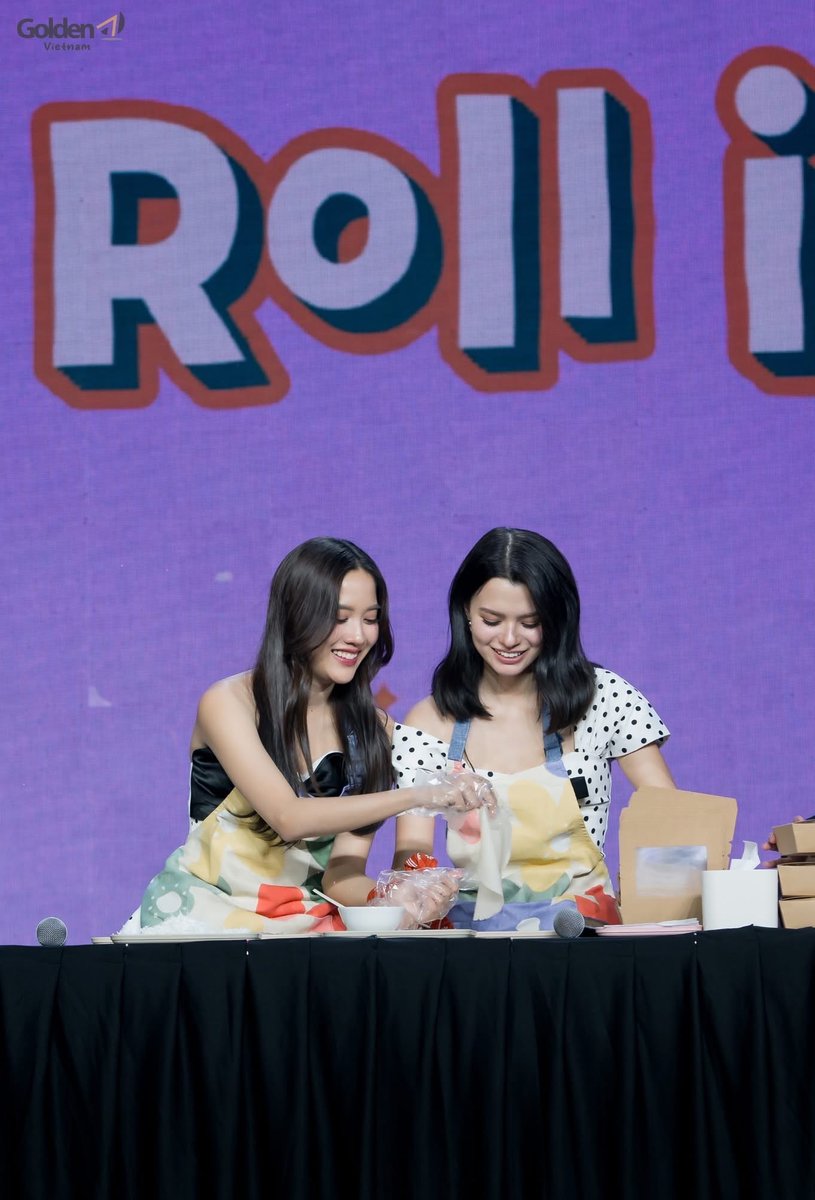 MongkolsawatK's tweet photo. น่าร๊าก....😘😘😘😘
#ฟรีนเบค #FreenBecky
#srchafreen #beckysangels
#FreenBeckyinVietnam #UnbreakableConnection https://t.co/OK3zqa7GoS