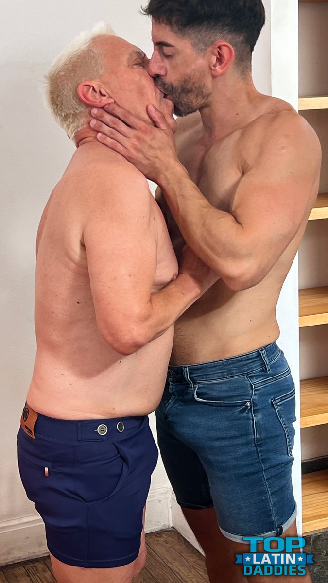 Older4me's tweet image. 🚨NOW🚨
💪Victorino’s ripped physique and undeniable endowment corner Rex Springs’ stunning rear in In Need of an Incentive🔥

🔥toplatindaddies.com
🍆9p0e.short.gy/Victorino
🍑9p0e.short.gy/RexSprings