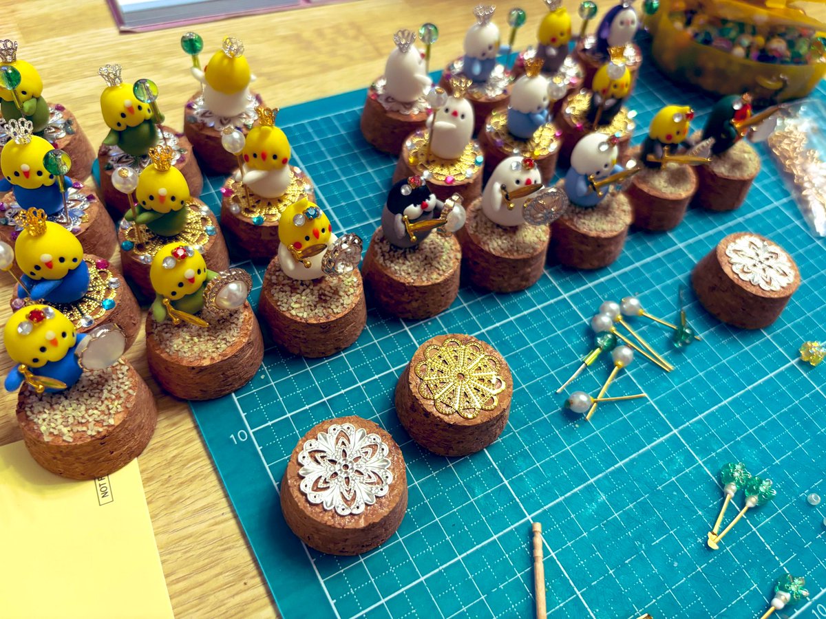 コツコツと…作っております😌ご入り用かな？と思う方にお声がけして、それからminneにそっと置こうかなと思っています🙇‍♀️弓と槍は今から作ります✨