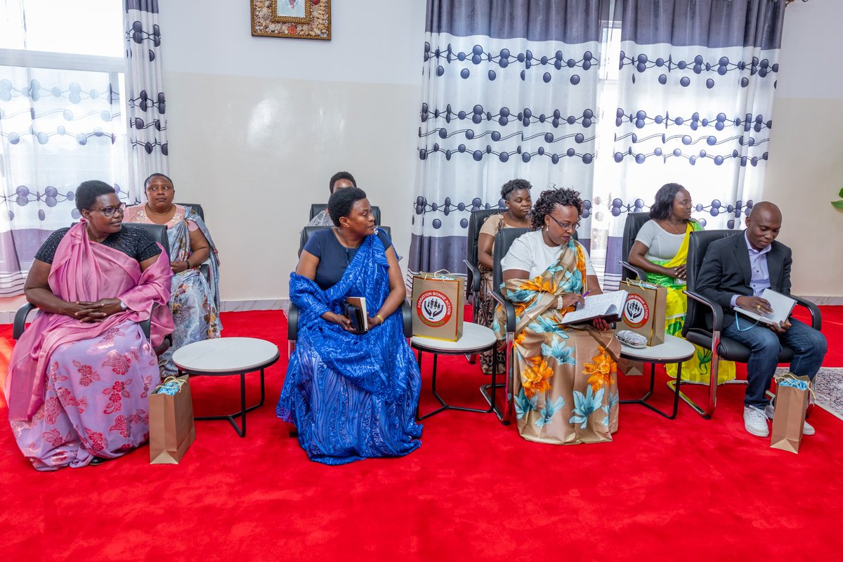 Bonne Action B.A Umugiraneza Foundation (@action_bonne) on Twitter photo L'organisation "International Burundian Women Organization (IBWO) est prête à lancer des initiatives de développement socio-culturel au #Burundi, en mettant l'accent sur l'éducation des jeunes. Zerah Mazambo l'a dit ce 02.7. 2025, lors d'une audience avec SE <a href="/Burundi1stLady/">Angeline Ndayishimiye Ndayubaha</a> L'organisation "International Burundian Women Organization (IBWO) est prête à lancer des initiatives de développement socio-culturel au #Burundi, en mettant l'accent sur l'éducation des jeunes. Zerah Mazambo l'a dit ce 02.7. 2025, lors d'une audience avec SE <a href="/Burundi1stLady/">Angeline Ndayishimiye Ndayubaha</a>
