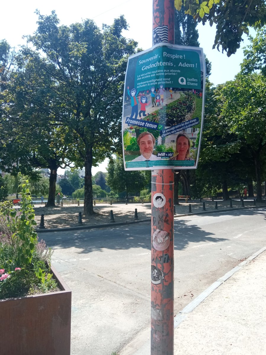 Pendant ce temps, au Square du Souvenir... 😂👌

#SadMove #SquareDuSouvenir