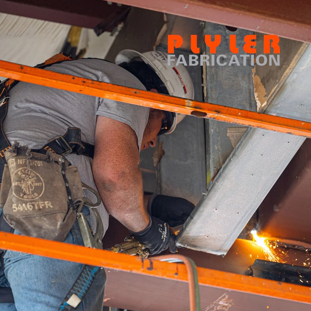 PlylerBuilds's tweet image. Sparks in the air, Freedom in our hearts. 💥🤠🇺🇸
The Plyler Steel Fabrication team is proud to have built structures that keep American pride strong for over 60 years! We wish you a safe and memorable holiday week. 🦺👷🏼
#IndependenceWeek #ConstructionLife #SteelFabrication