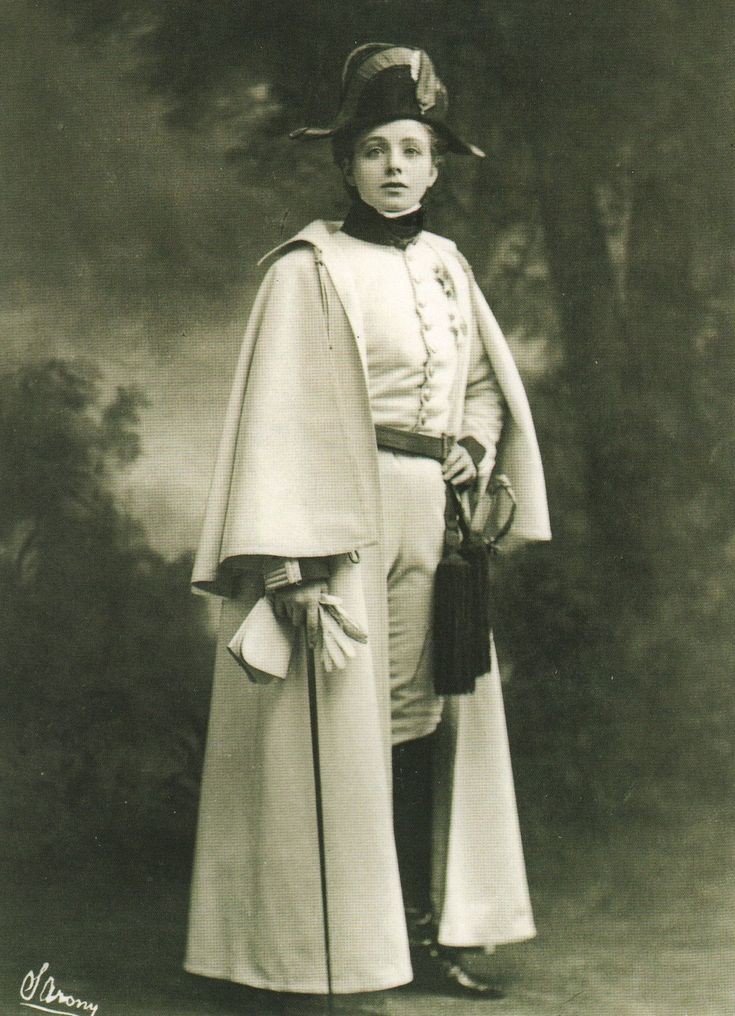 wikivictorian's tweet photo. American actress Maude Adams as Napoleon ll in L'Aiglon. Photographed in 1901. https://t.co/ljMoeIwoLk
