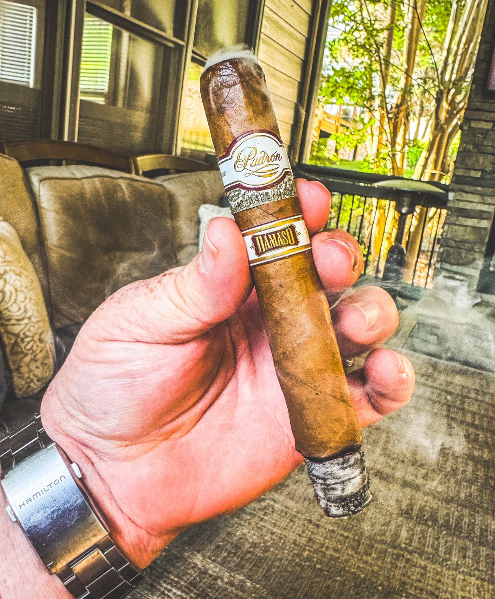 stogiedad's tweet photo. I can’t think of a better way to start the day…#coffee and a #cigar. @padroncigars #Damaso this morning, and it is fantastic. #nowsmoking #CigarLife #CigarsOnX #BOTL https://t.co/cjOAOgO6gr